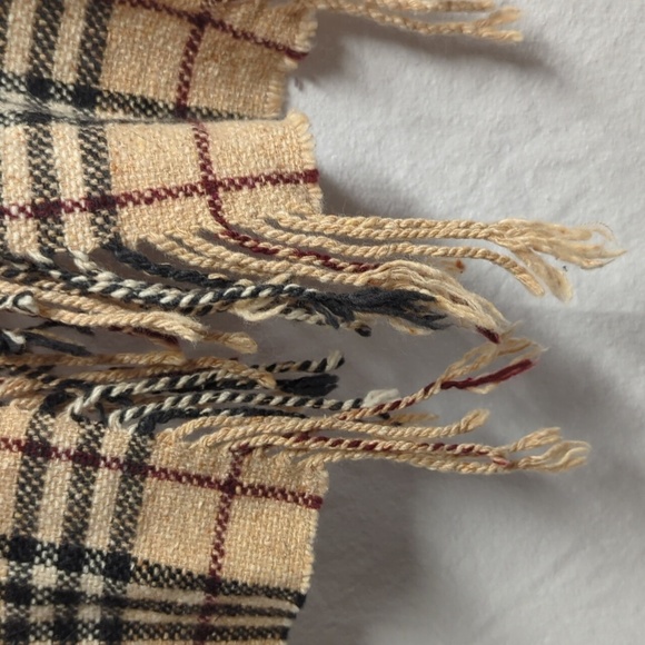 Burberry Scarf - Picture 4 of 4